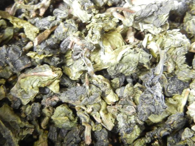 Loose-leaf green oolong tea