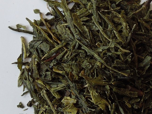 dark green, large, dry tea leaves, broken somewhat