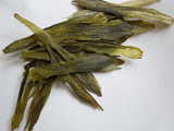 Loose-leaf green tea with very long, flat leaves